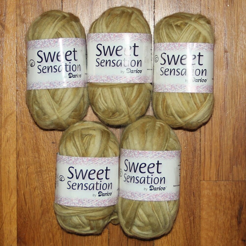 Darice Sweet Sensation 100% Wool Yarn 5 Skeins Pea Green Super Bulky